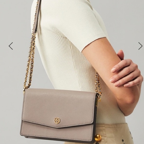 Tory Burch Robinson Convertible Shoulder Bag - Picture 5 of 5